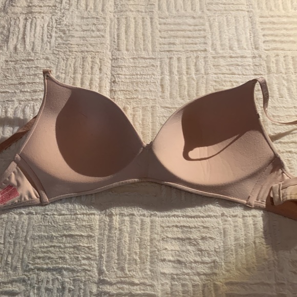 Victoria’s Secret Bra - Picture 3 of 3